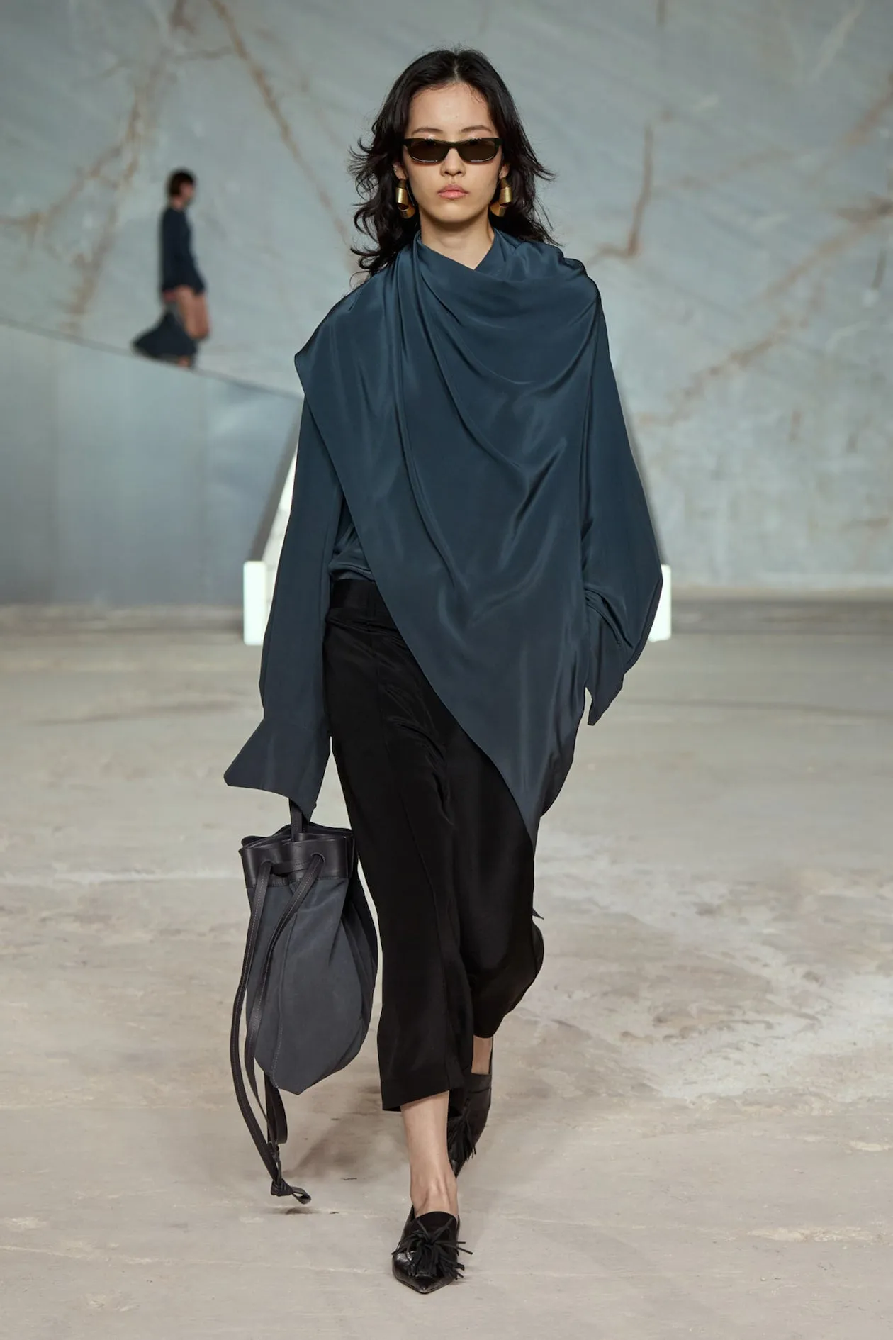 Silk scarf-detail shirt