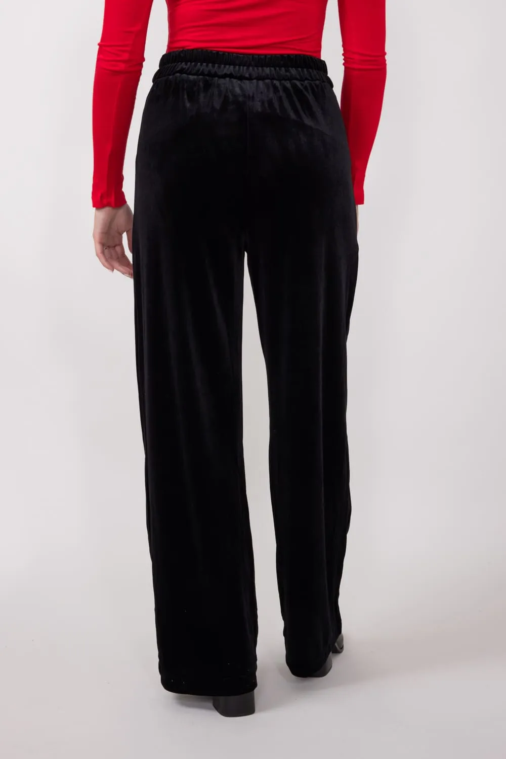 Velvet Pleated Trouser Pants for Women in Black | NP70304-BLACK