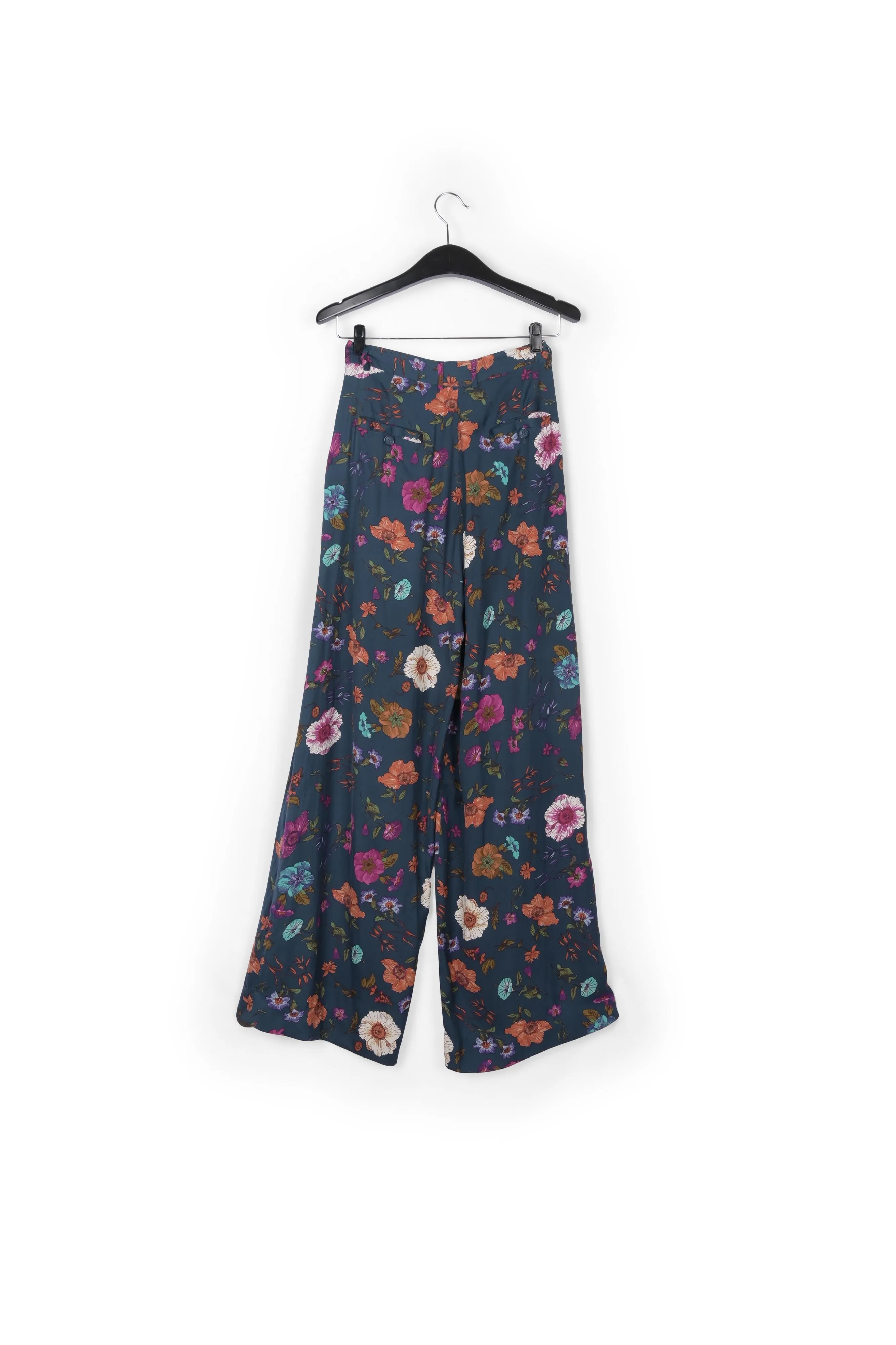 Wide-leg pants