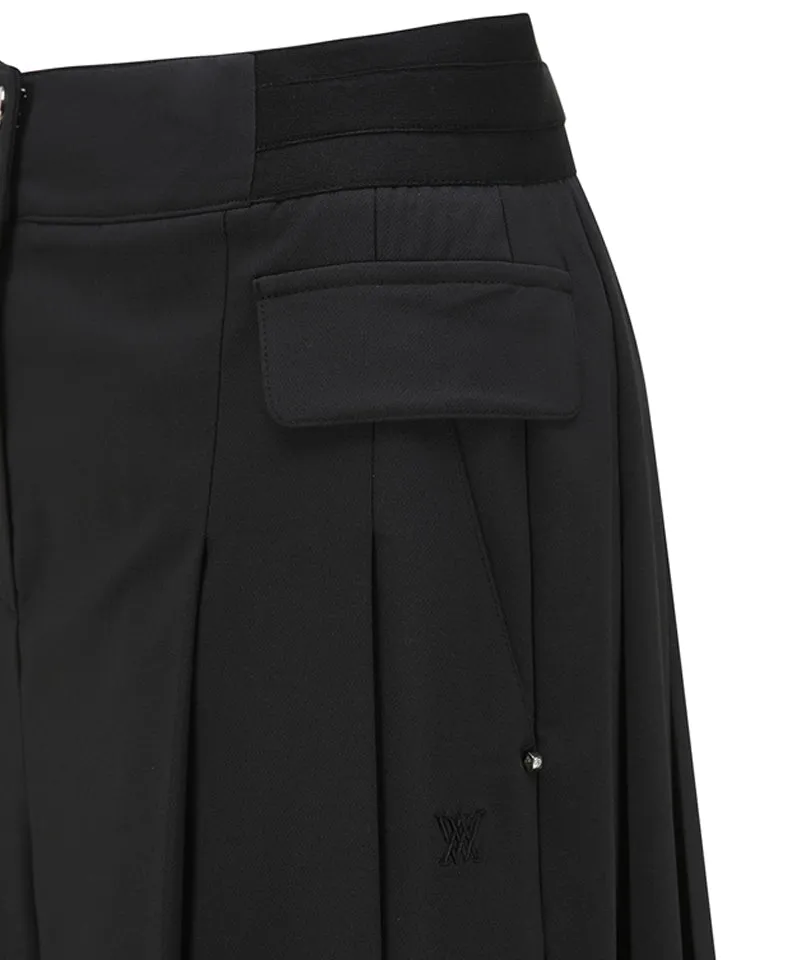 Women's SM Pleated Half Pants - Black