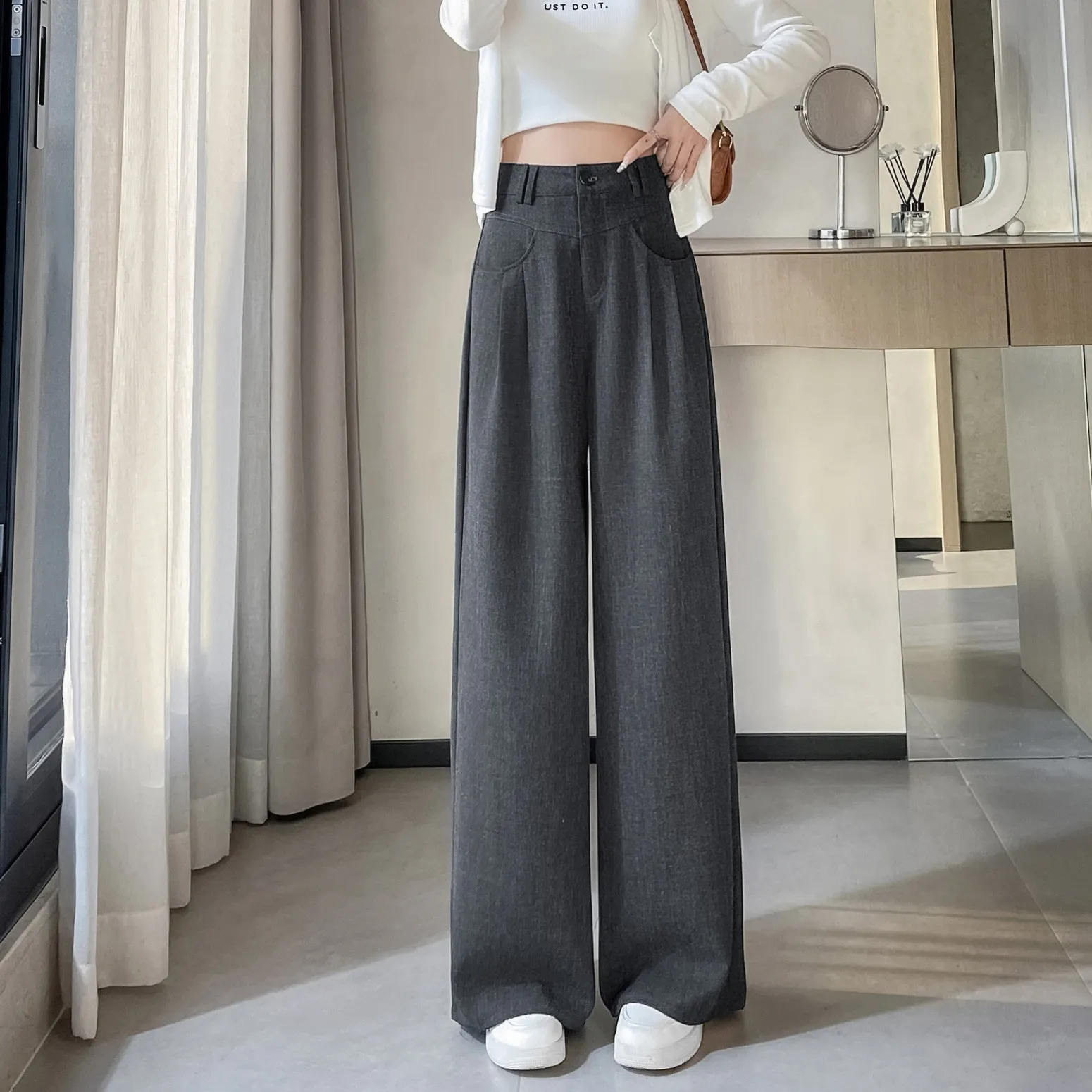 Women's Solid Wide-Leg Pleated Trousers for a Chic Look
