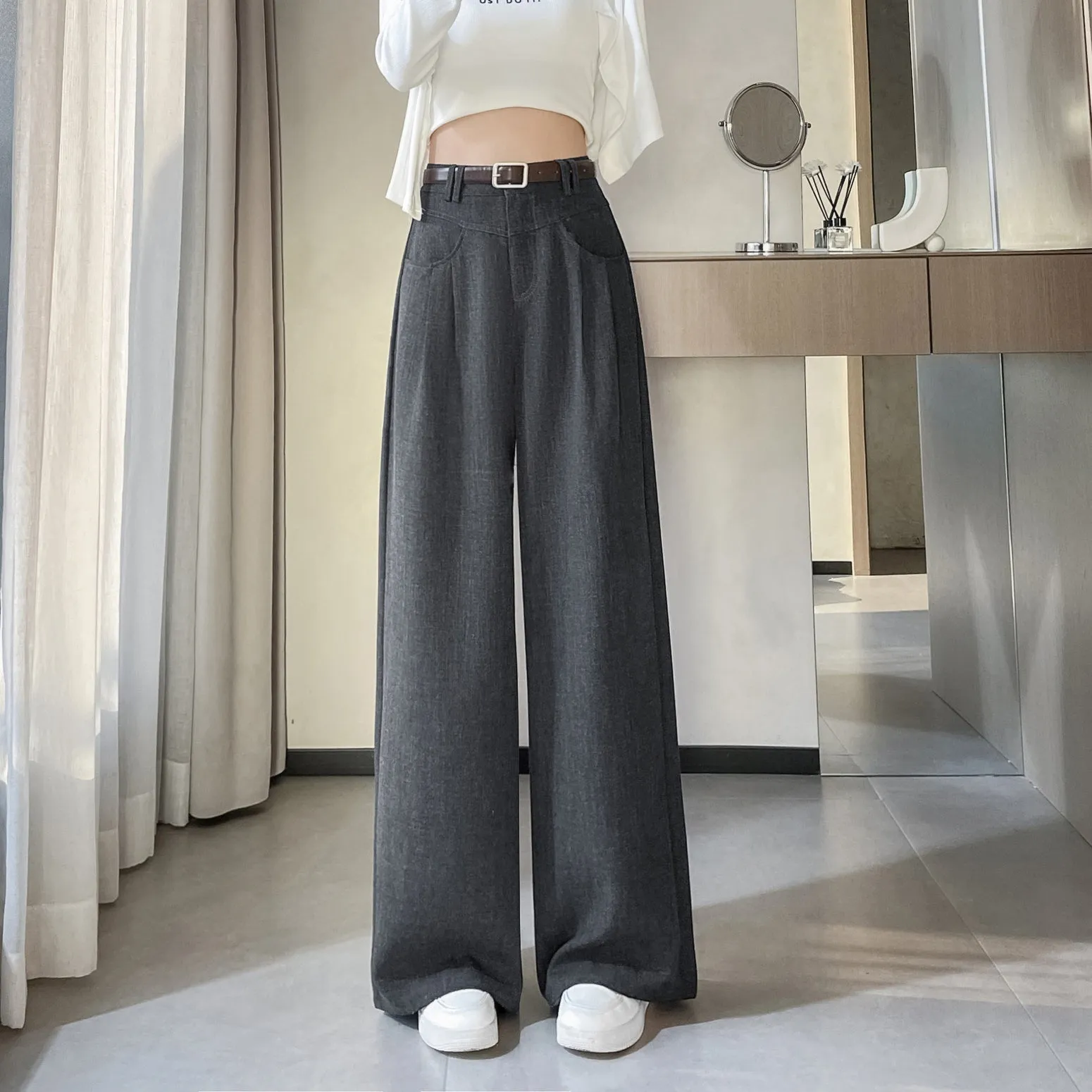 Women's Solid Wide-Leg Pleated Trousers for a Chic Look