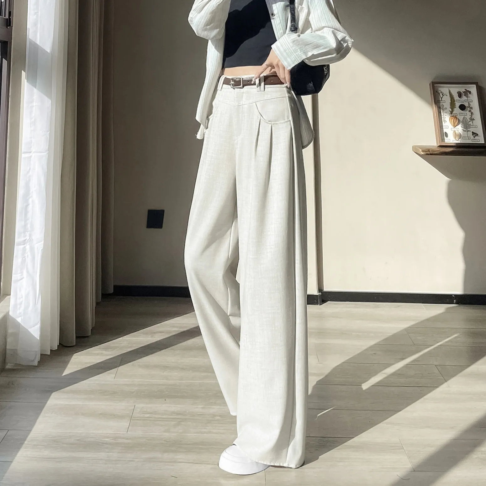 Women's Solid Wide-Leg Pleated Trousers for a Chic Look